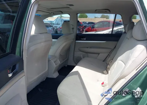 2010 Subaru Outback 3.6R Premium z USA, uszkodzony, nr VIN 4S4BRDGC2A2373516